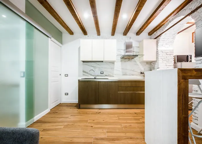 Elegant Suite In Milan Center